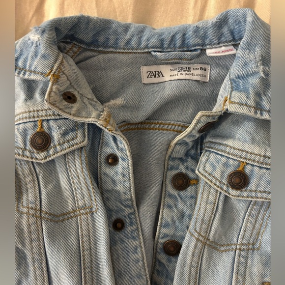 Zara | 12-18 Month Distressed Jean Jacket - Picture 2 of 3